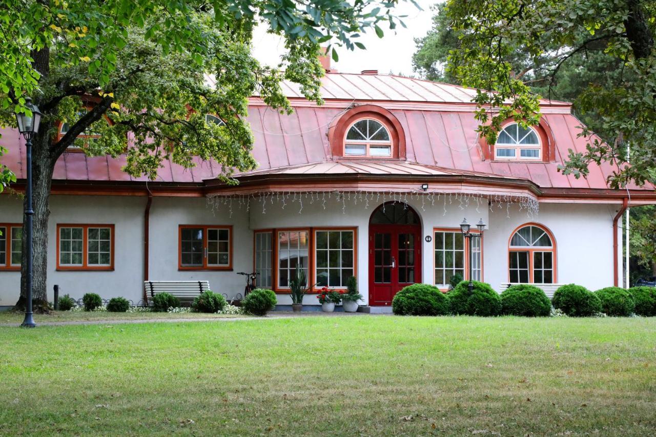 Saka Manor Hotel Kültér fotó
