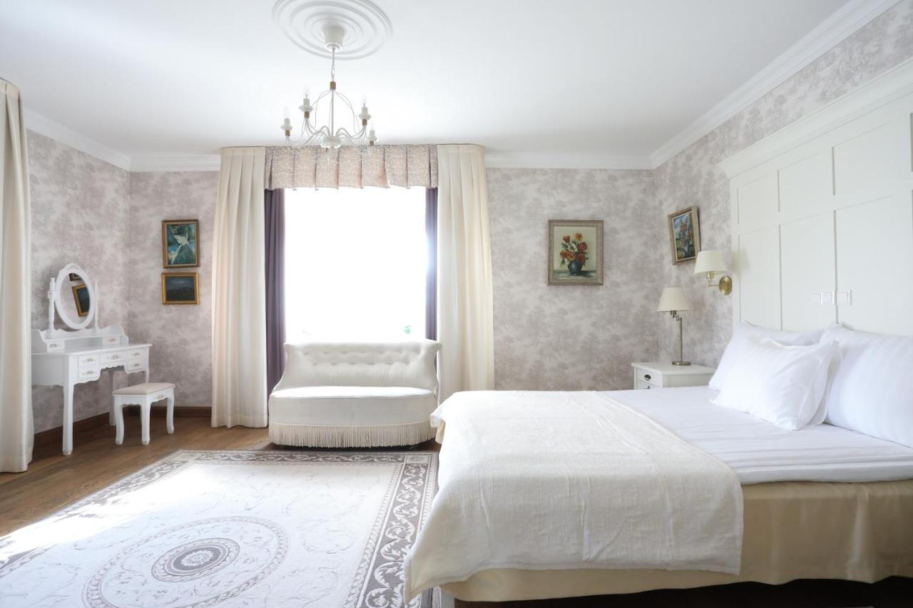 Saka Manor Hotel Kültér fotó