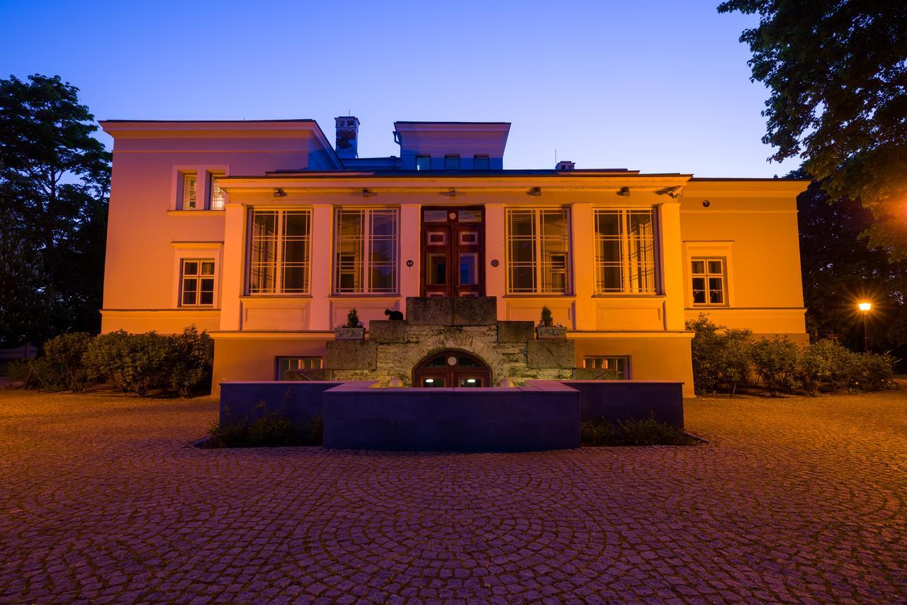 Saka Manor Hotel Kültér fotó